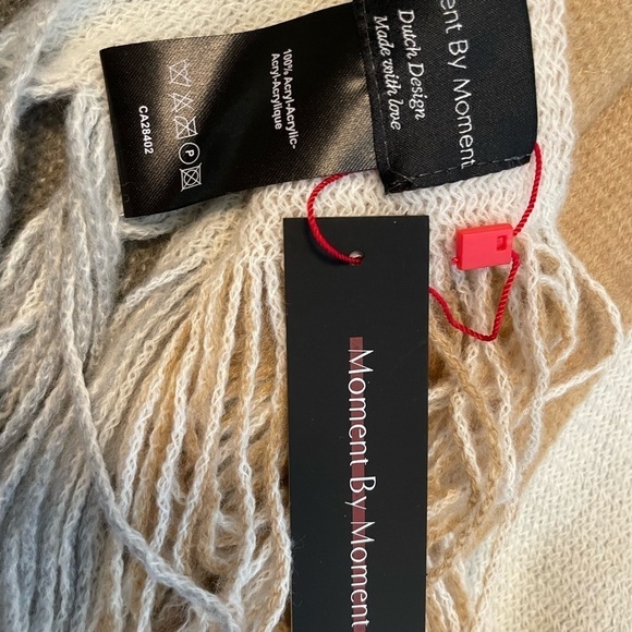 NWT Moment by Moment Scarf. Dutch Design - Picture 2 of 3